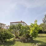 Dort Mevsim Алачати